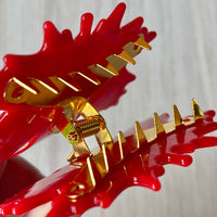 Maple leaf hair claw with metal teeth