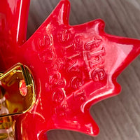 Maple leaf hair claw with metal teeth